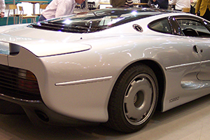 Jaguar_XJ220_hr_silver_TCE[1]